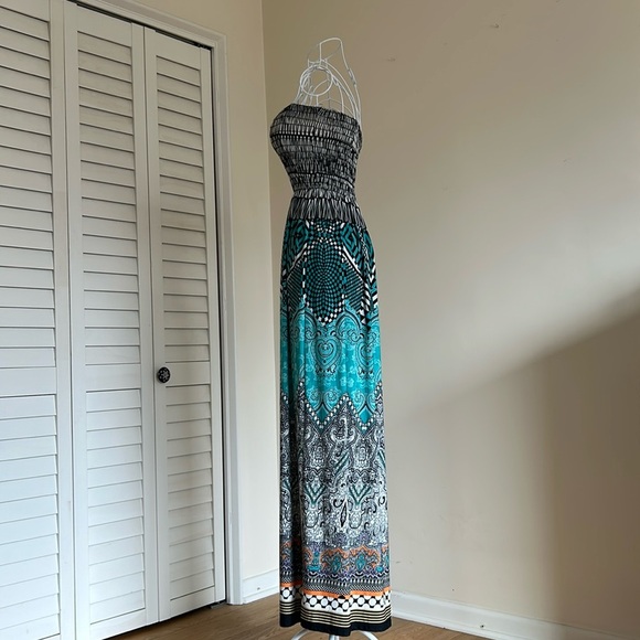 Green Envelope LA Size S Tube-Top Maxi Dress — Sleek & Elegant Silhouette - Picture 7 of 7